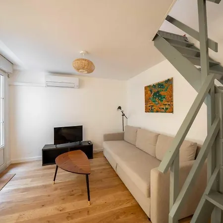 Cocoon Near The Center Of Appartement *